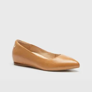 Frankie4 Poppy Flat Shoe - Tan