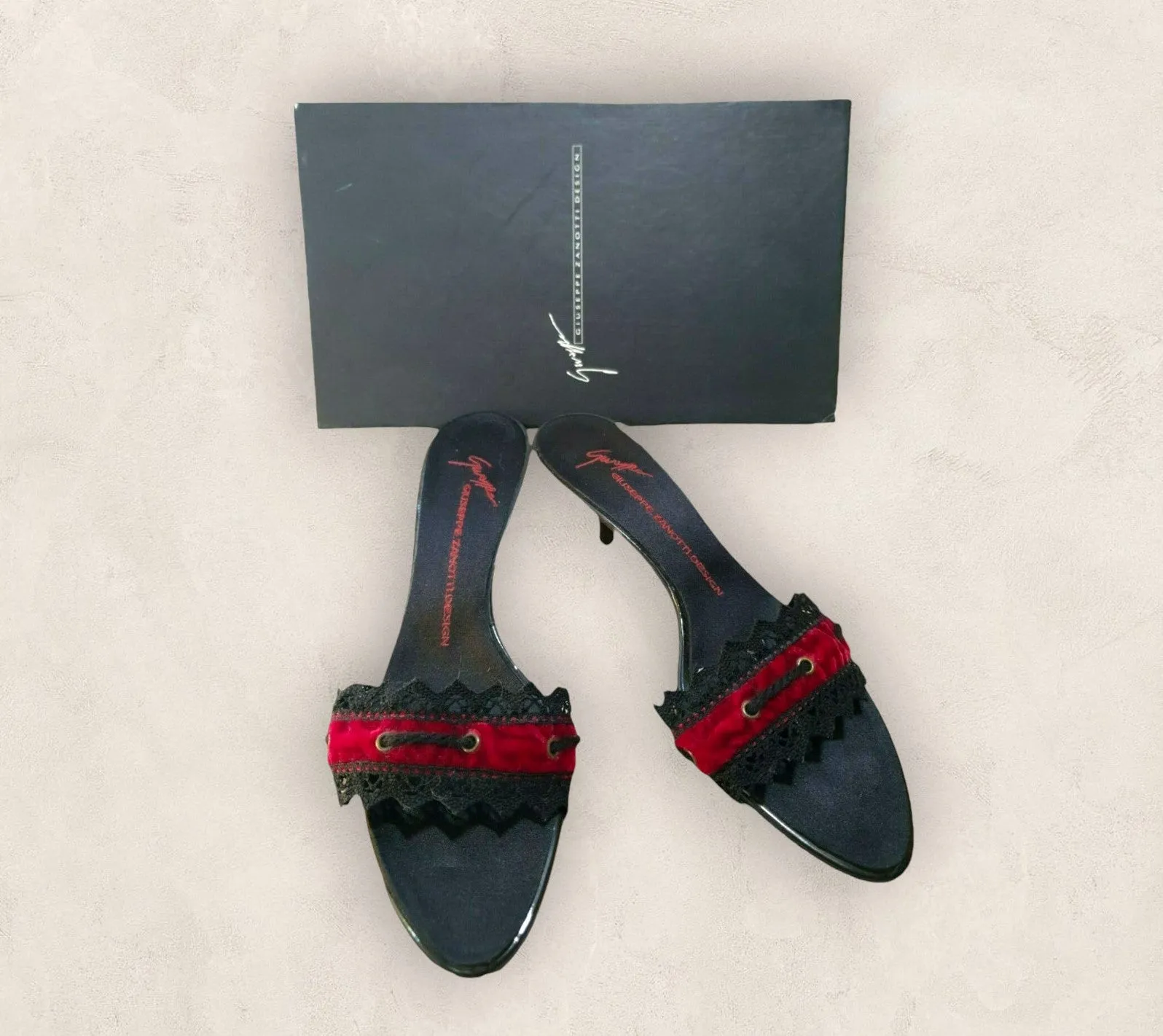 Giuseppe Zanotti Black Kitten Heel Red Velvet Sandals UK 6.5 US 9 EU 40