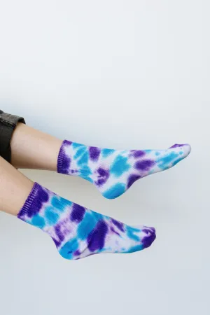 Happy Feet Tie Dye Socks In Purple & Blue