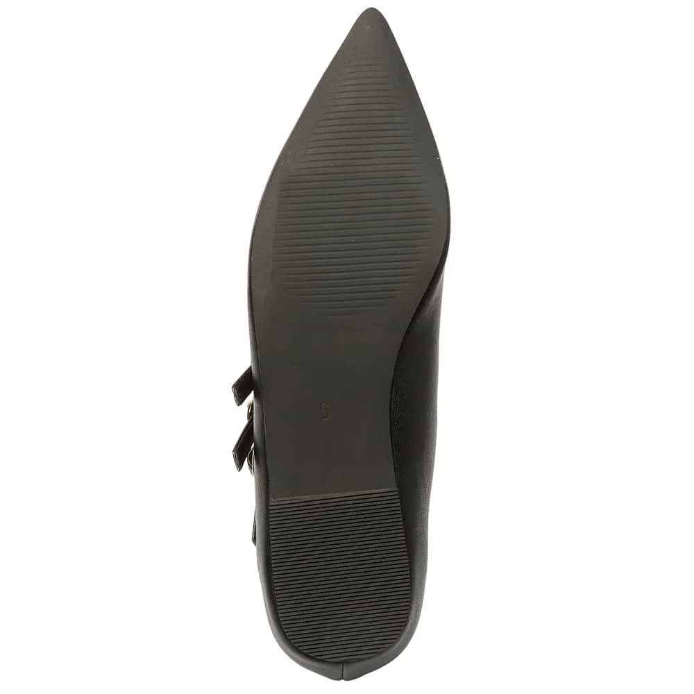 Kiara Flat in Black Smooth