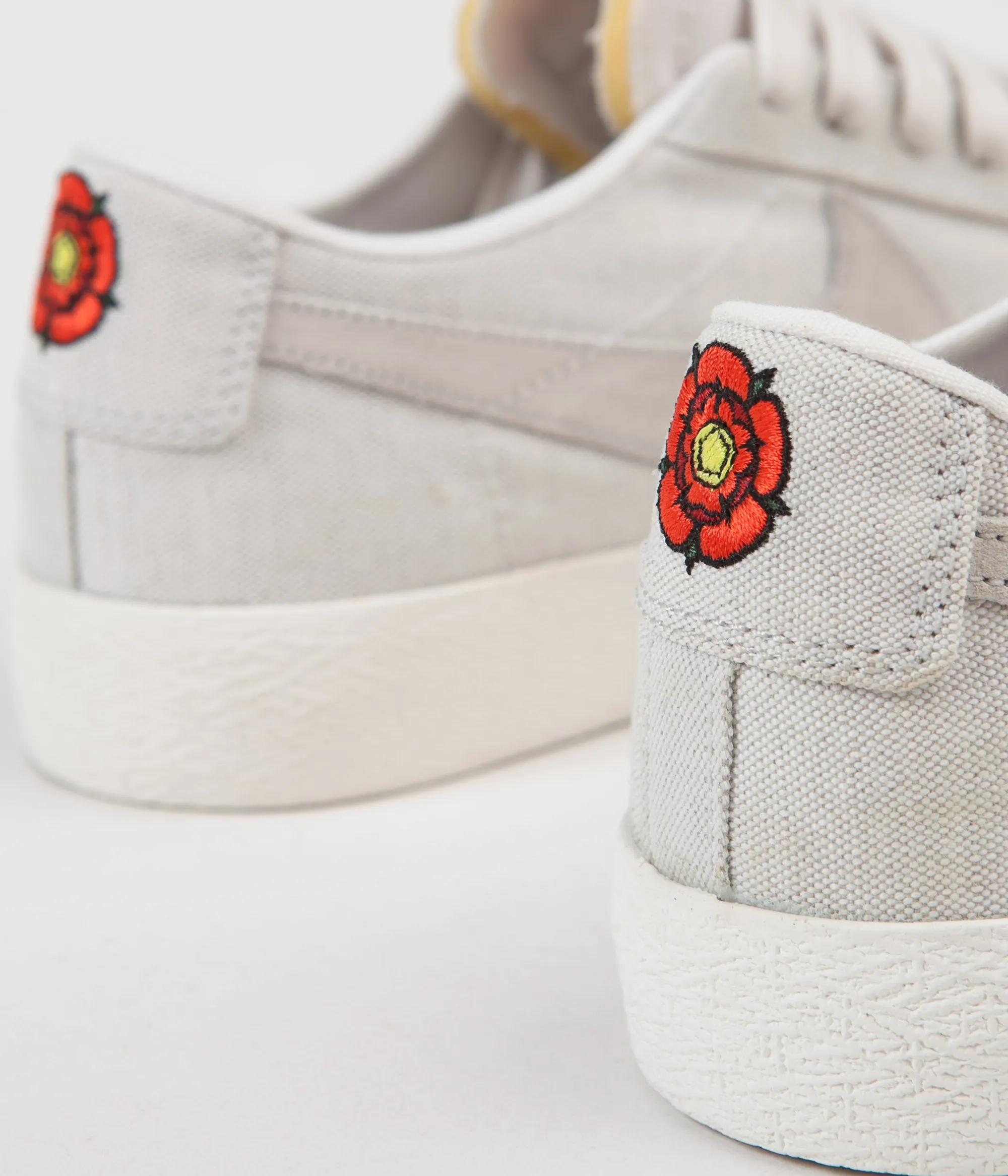 Nike SB Blazer Low Canvas Deconstructed Shoes - Phantom / Light Bone - Habanero Red