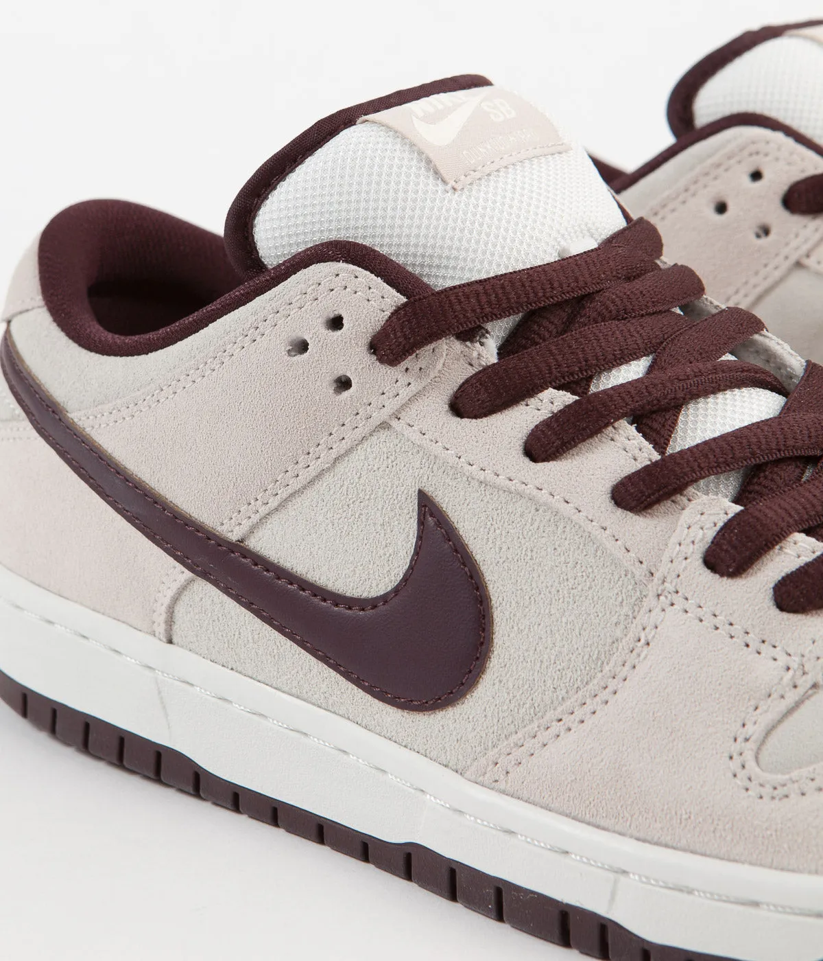 Nike SB Dunk Low Pro Shoes - Desert Sand / Mahogany - Summit White