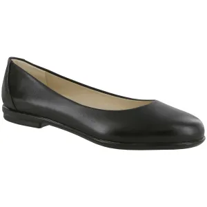 SAS Women's Scenic Ballet Flat in Black Wide