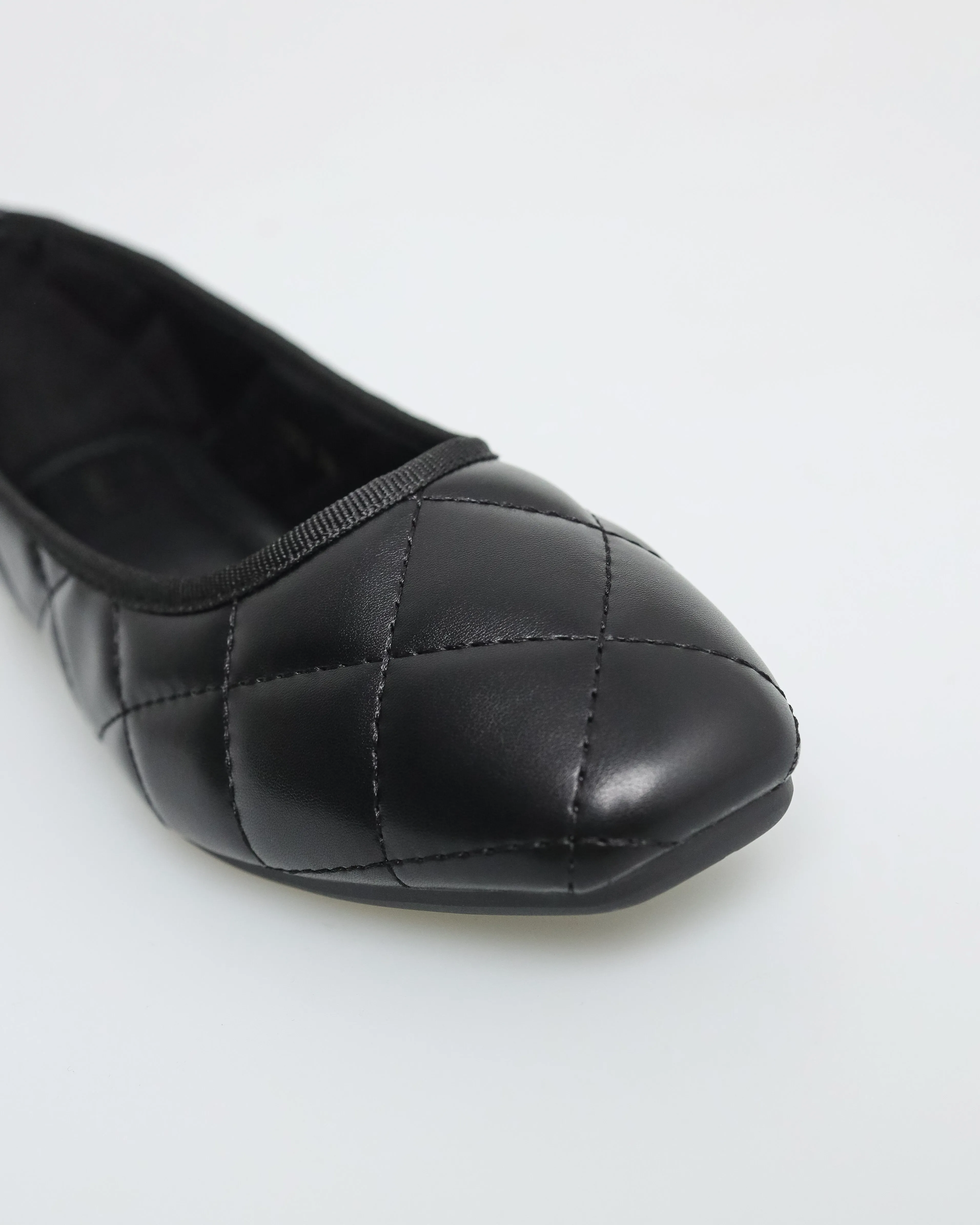 Tomaz NN252 Ladies Quilted Ballerina Flat (Black)