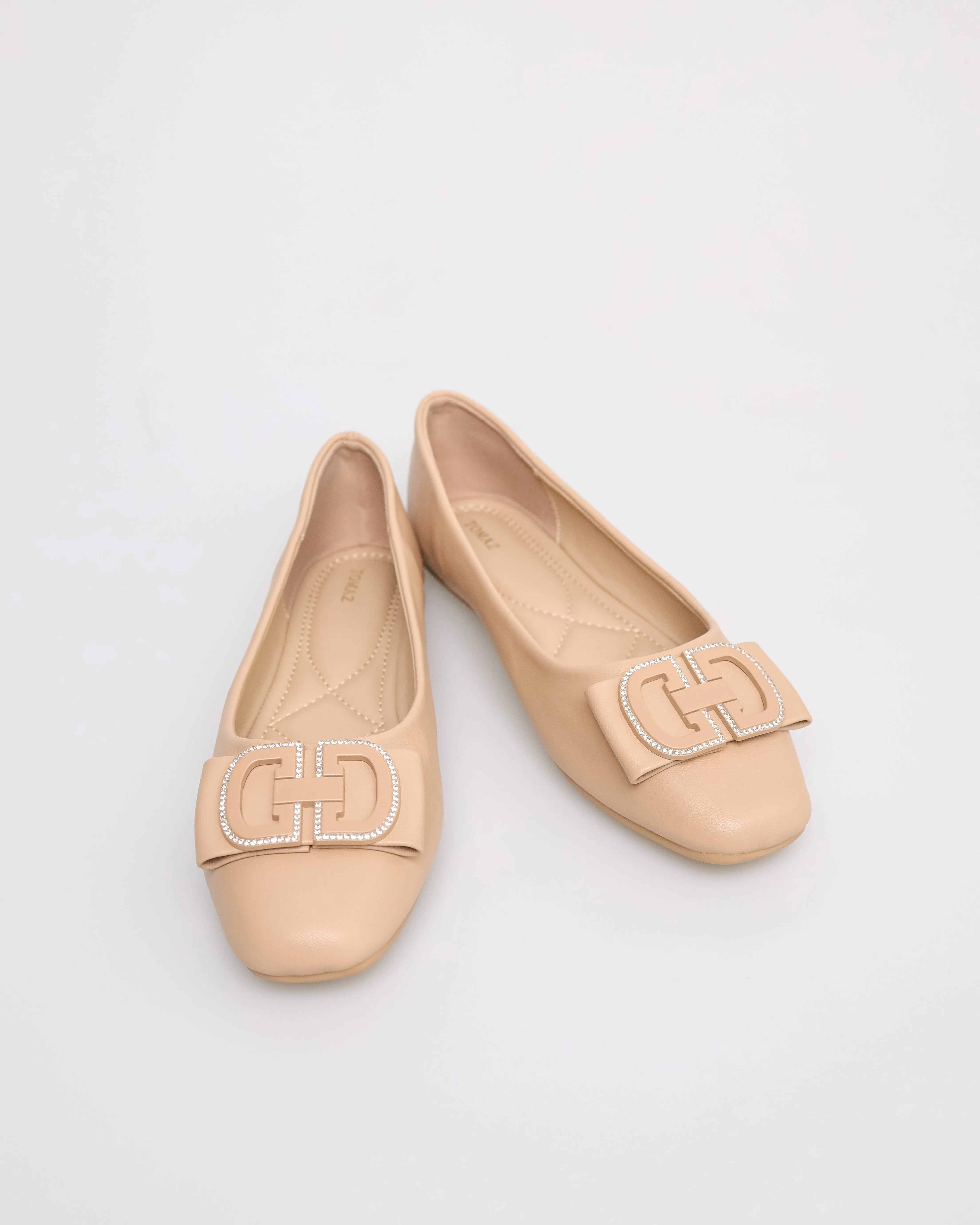 Tomaz NN255 Ladies Emblem Buckle Flats (Beige)