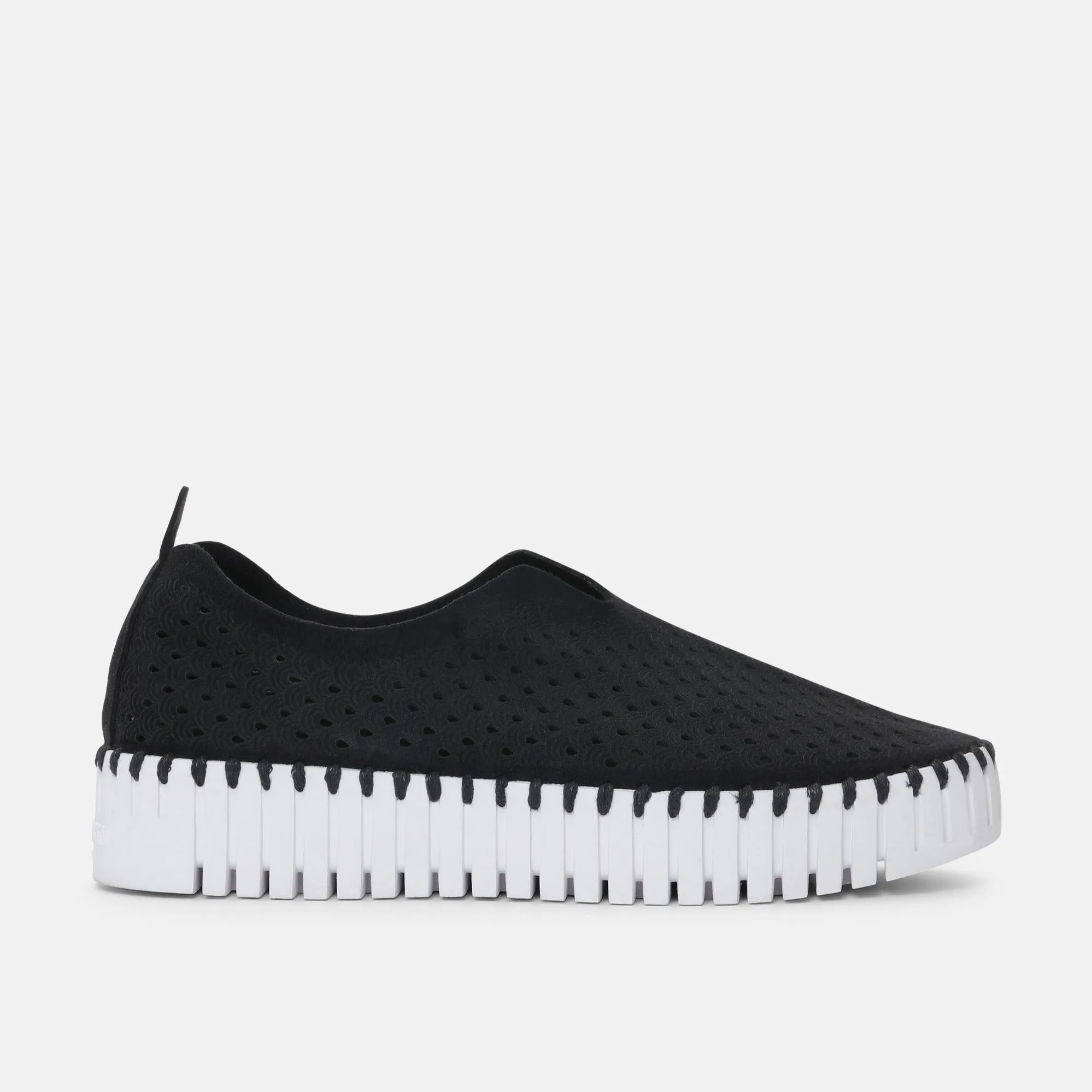 Tulip Slip On With Chunky Sole - Black