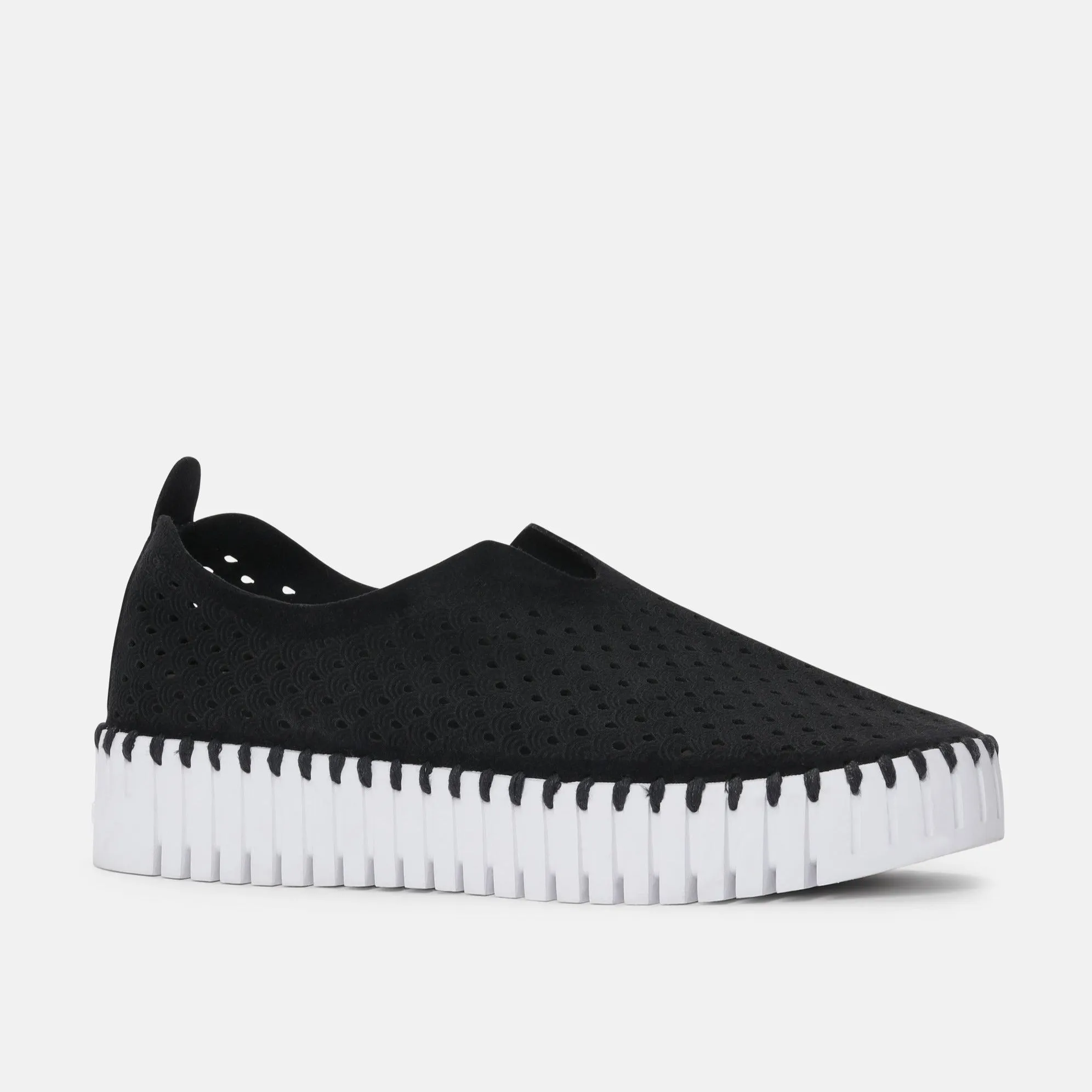 Tulip Slip On With Chunky Sole - Black