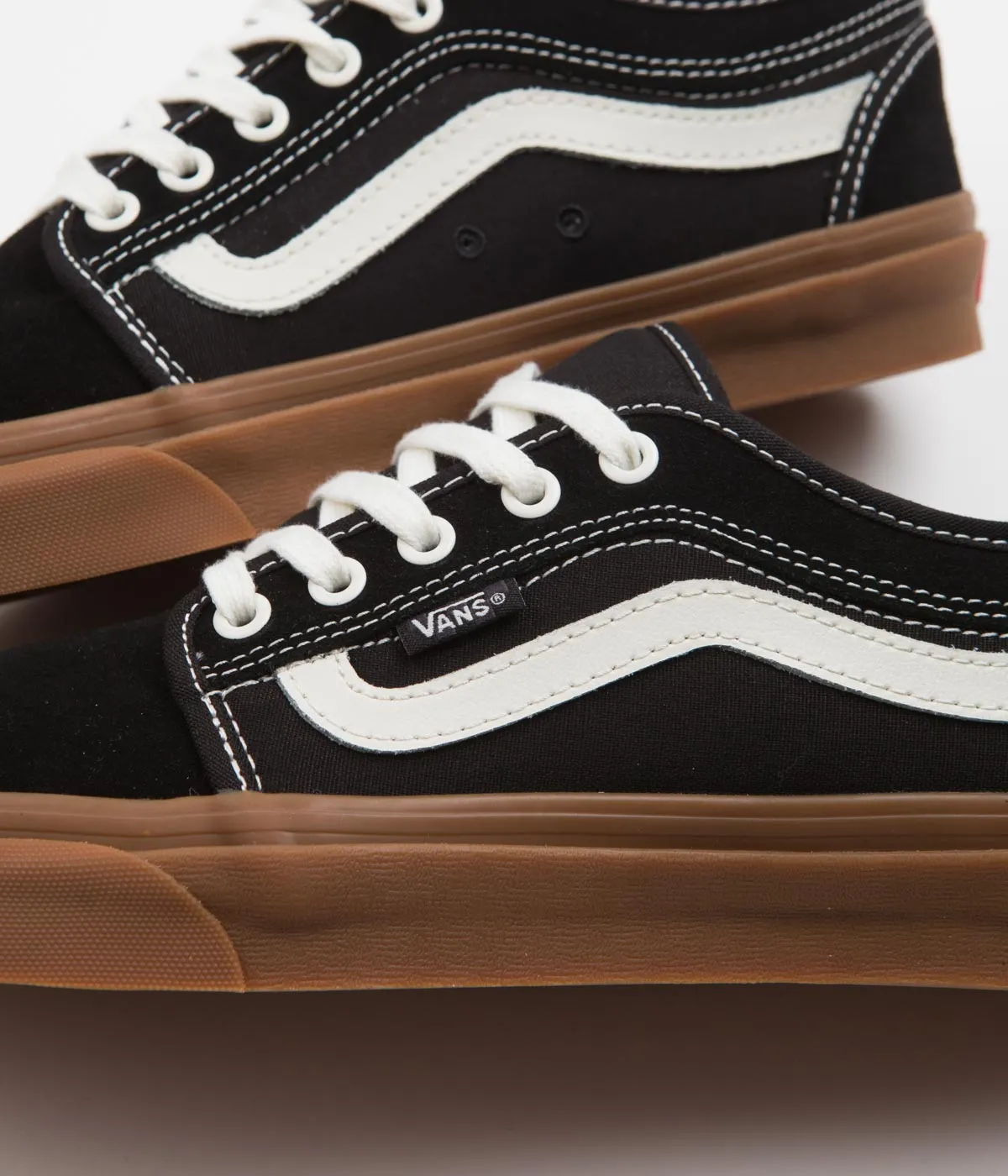 Vans Chukka Low Sidestripe Shoes - Black / Gum