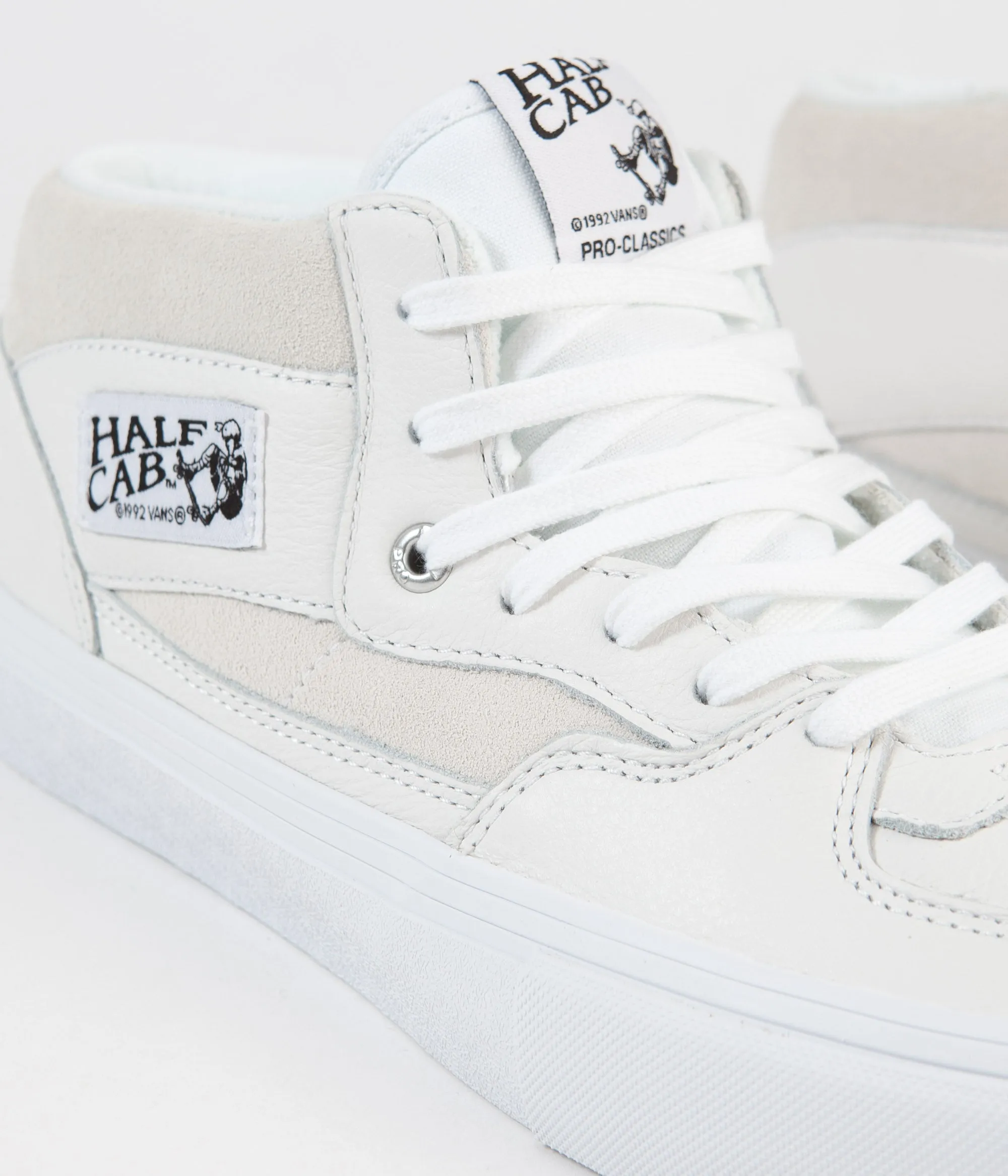 Vans Half Cab Pro Shoes - (Leather) White