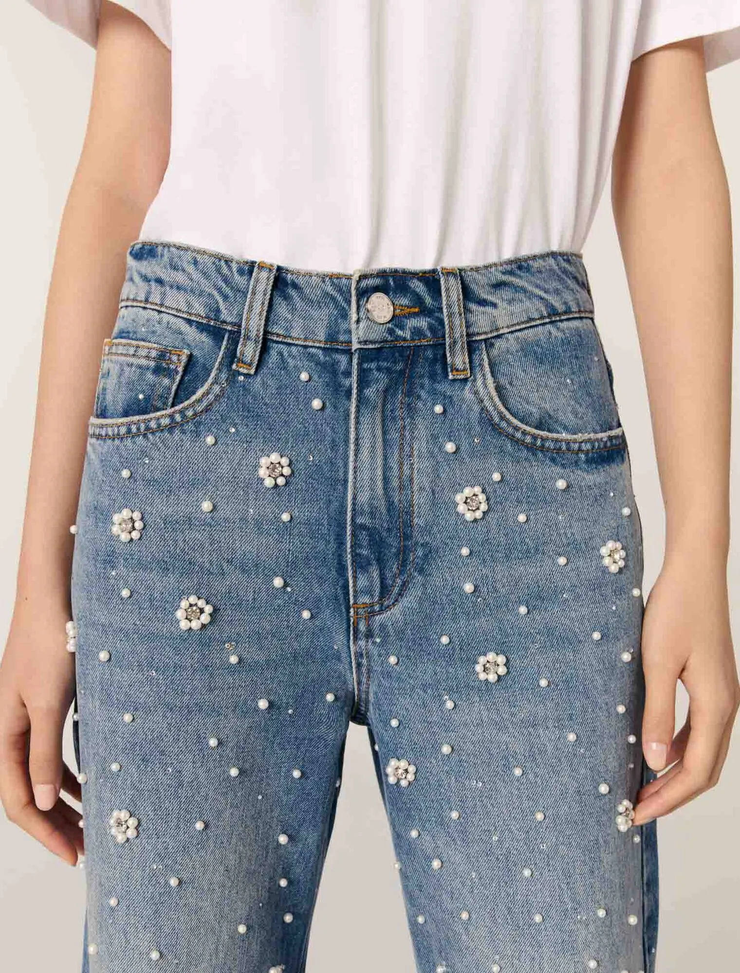 Wide-leg embroidered jeans