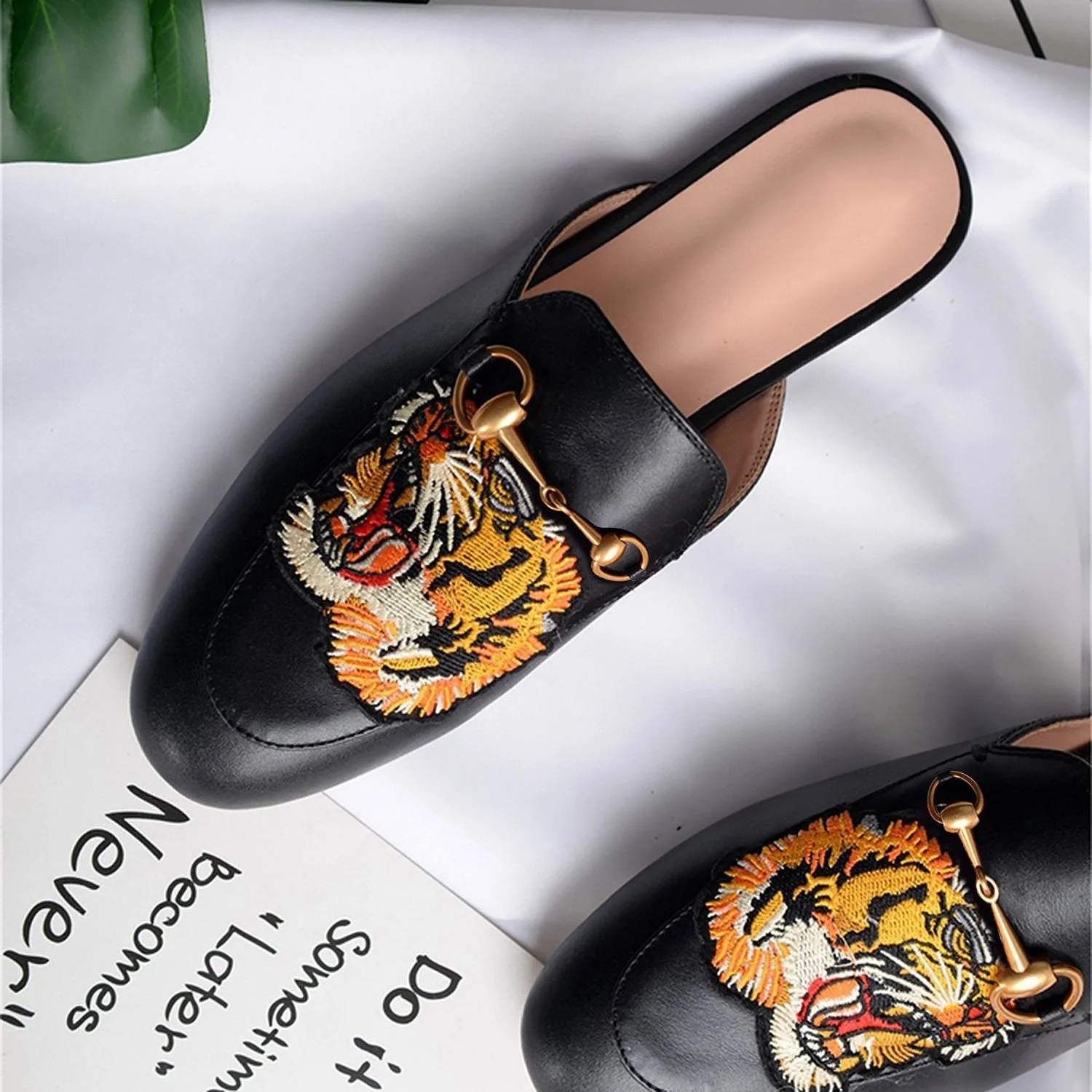 Women Casual Fashion Leather Tiger Pattern Velvet Slippers Mules