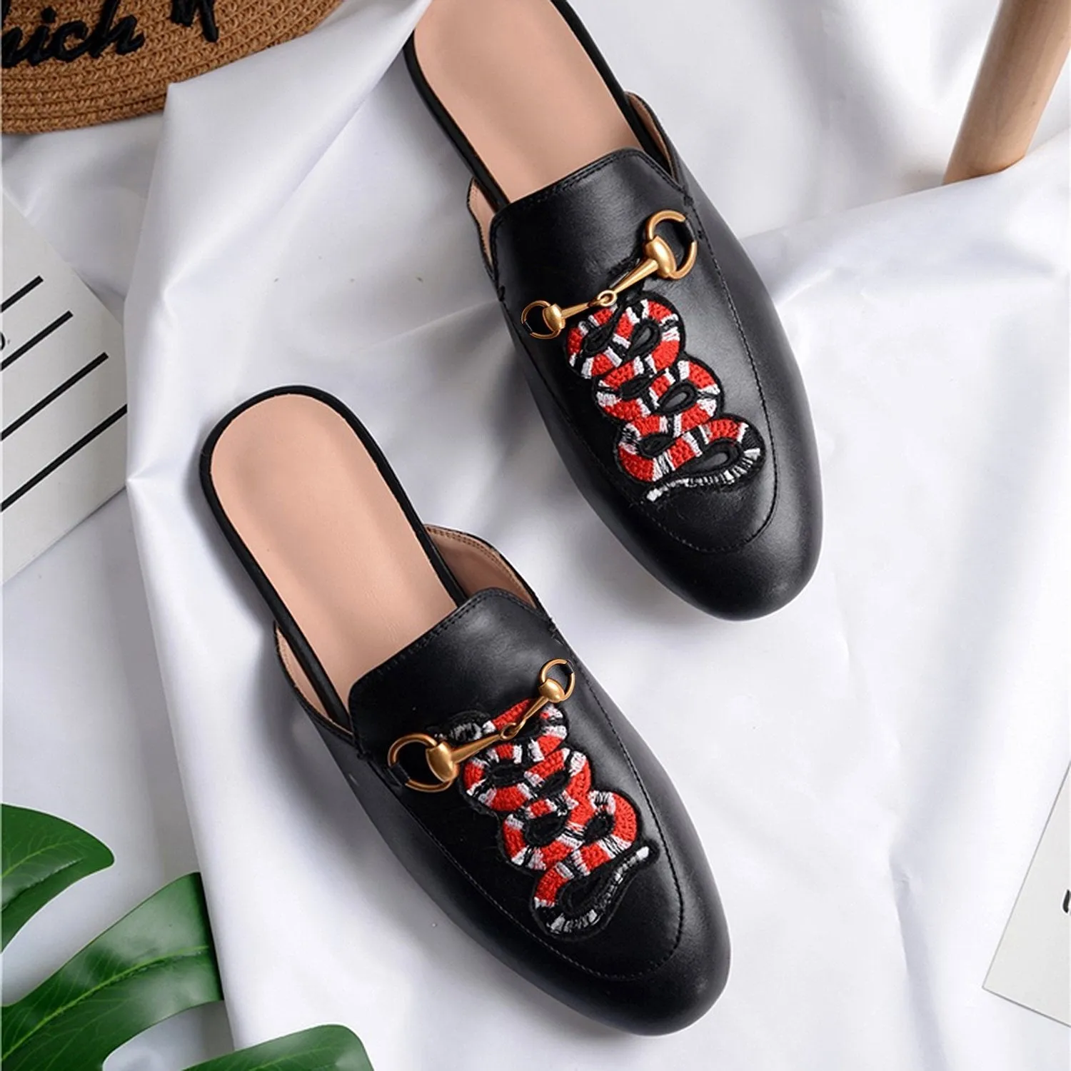 Women Casual Fashion Leather Tiger Pattern Velvet Slippers Mules