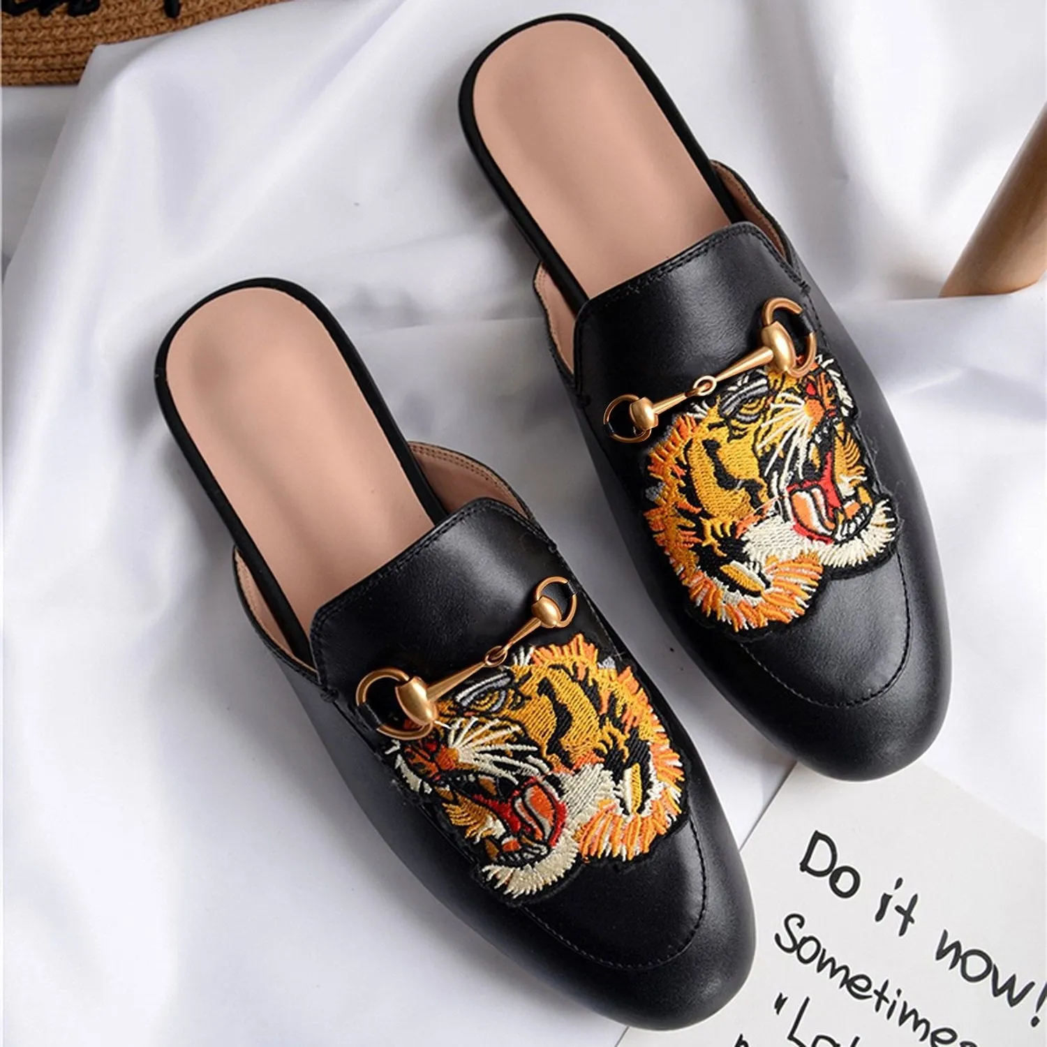 Women Casual Fashion Leather Tiger Pattern Velvet Slippers Mules